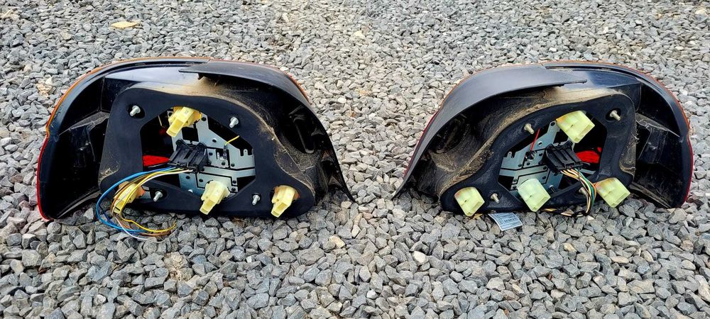 Lampy tył BMW 5 E39 SEDAN lift HELLA