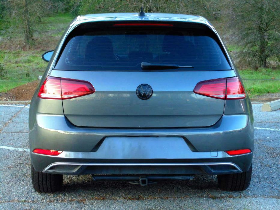 Volkswagen e-Golf      2020