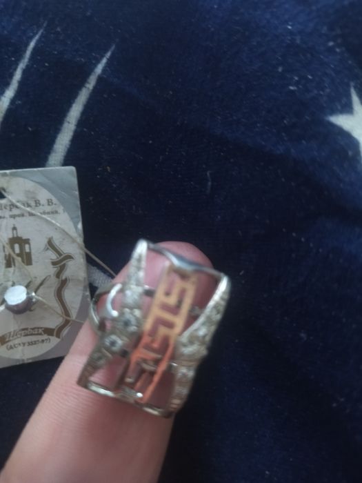 Каблучка срібна з вставками золота,19,5 розмір,і фіанітів