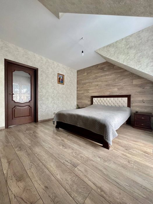 Продаж! Котедж з ремонтом 116 м² + 5 соток. Пустомити, вул. Свободи