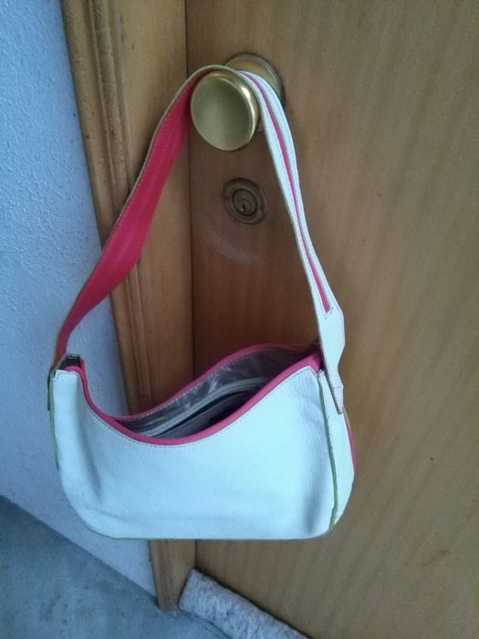 Malas Branca e vermelha,sabrinas,socas ,sandalias Lilás ,mules em Pele