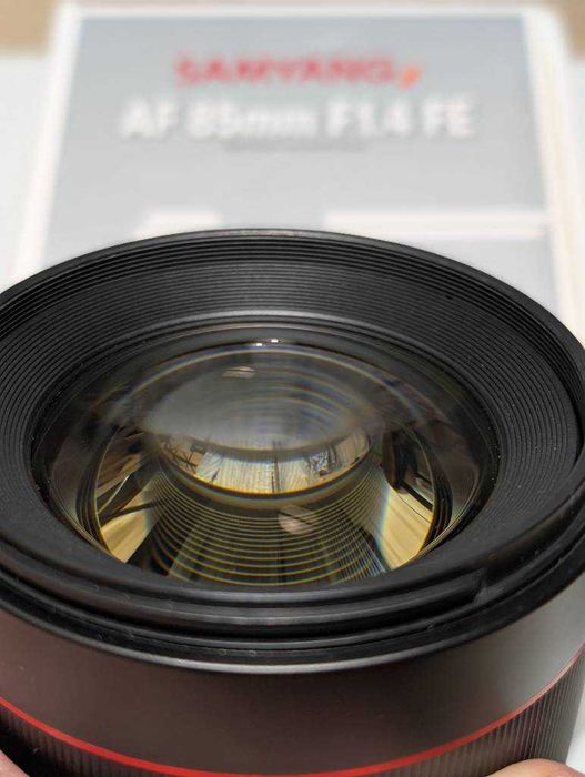 Samyang AF 85mm f/1.4 FE Lens (Sony E-Mount)