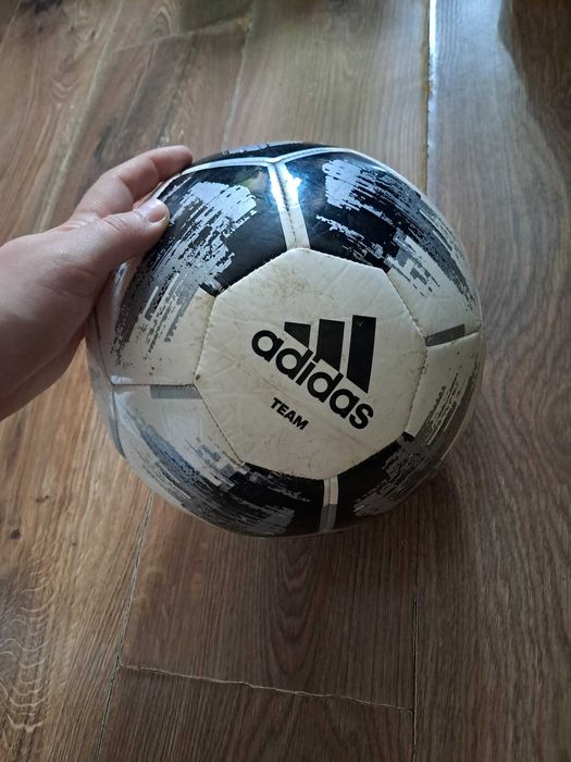 Piłka adidas do gry w piłkę