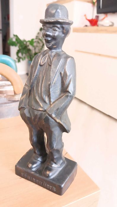 Charlie Figurka z brązu.Konigshutte.