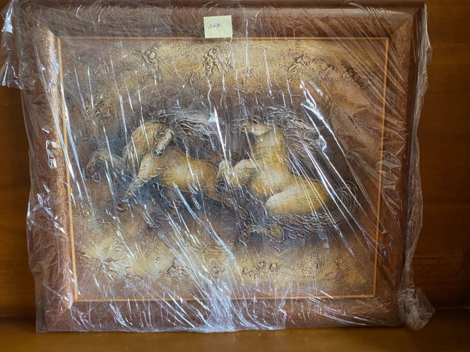 Pinturas e quadros  a preços diversos