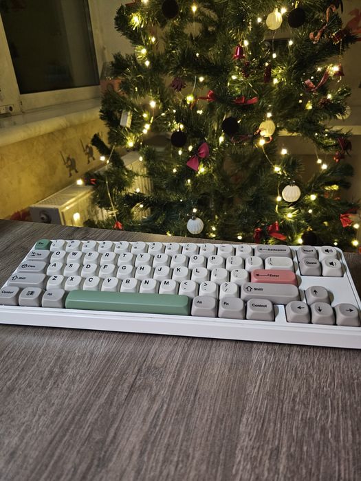 Fl esports cmk68 з кастомным кабелем і кейкапами