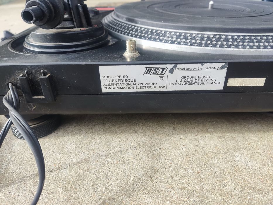 Dois gira-discos bst