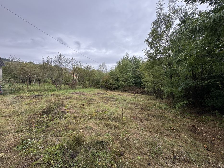 Продам ділянку з заїздом в житловому масиві