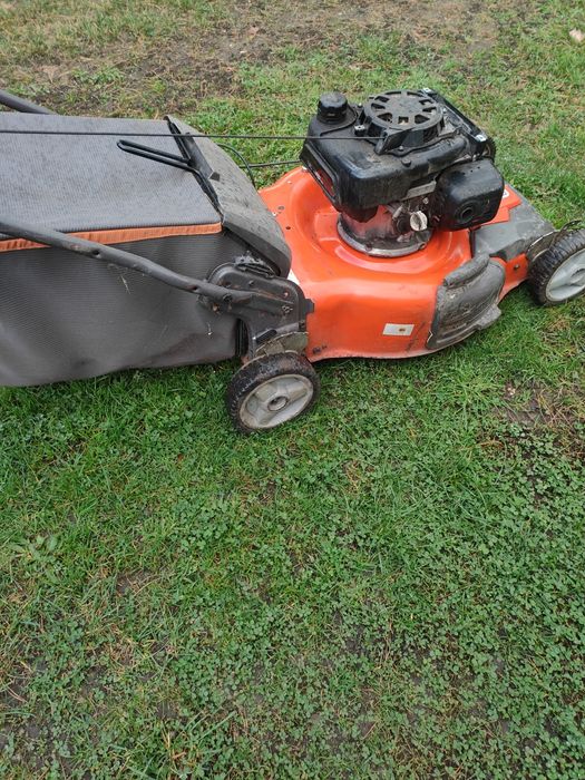 Kosiarka Husqvarna(silnik Hondy,szerokość 59 cm,wariator,)