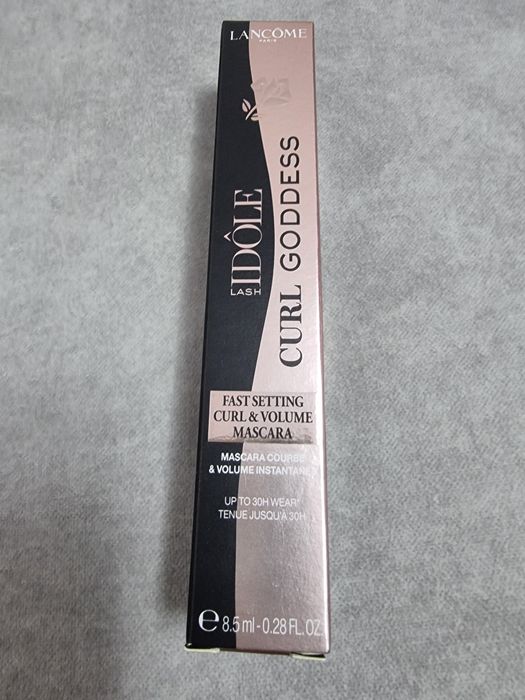 LANCOME  Tusz do rzęs  w kolorze czarnym   nadający objętość