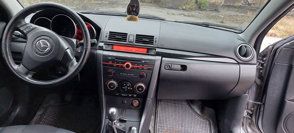 Продам  мазду  3