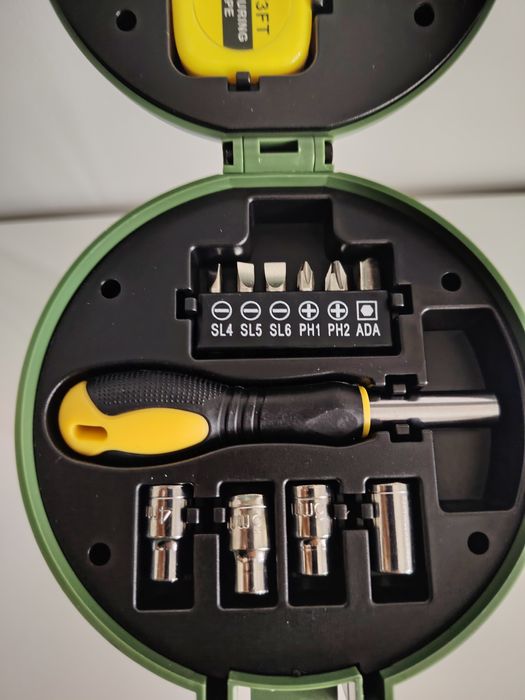 Candeeiro Camping Vintage: Carga Solar e Kit Ferramentas