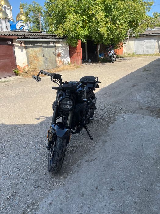 Продаю мотоцикл Lifan SR220 4V