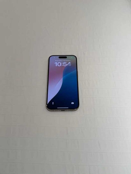 Apple iPhone 15 pro 128gb natural titanium