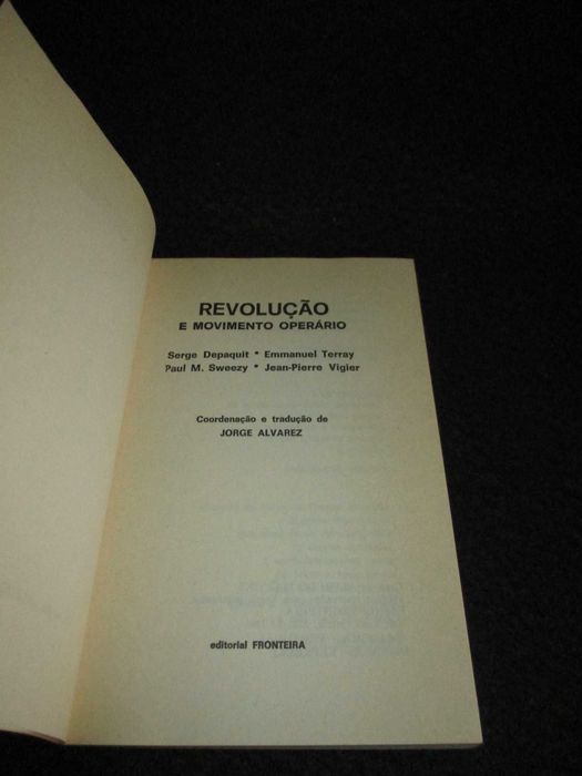 Livro Revolução e Movimento Operário Prática Política