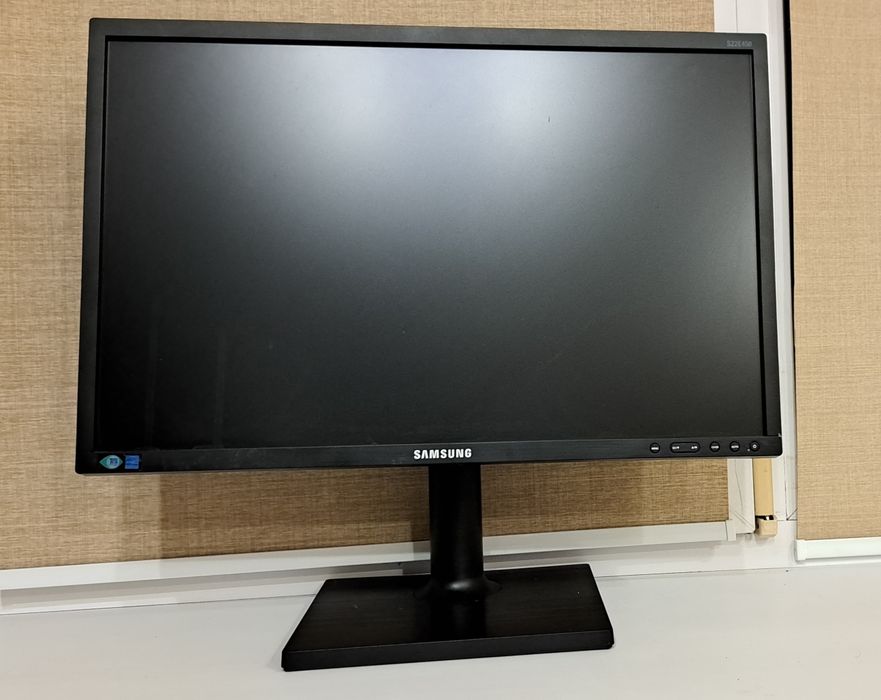 Комп'ютер з монітором