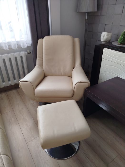 Fotel obrotowy z podnóżkiem kler