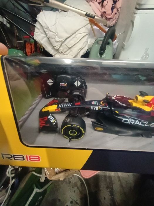 Auto zdalnie sterowane Red Bull racing Oracle rb18 nowe