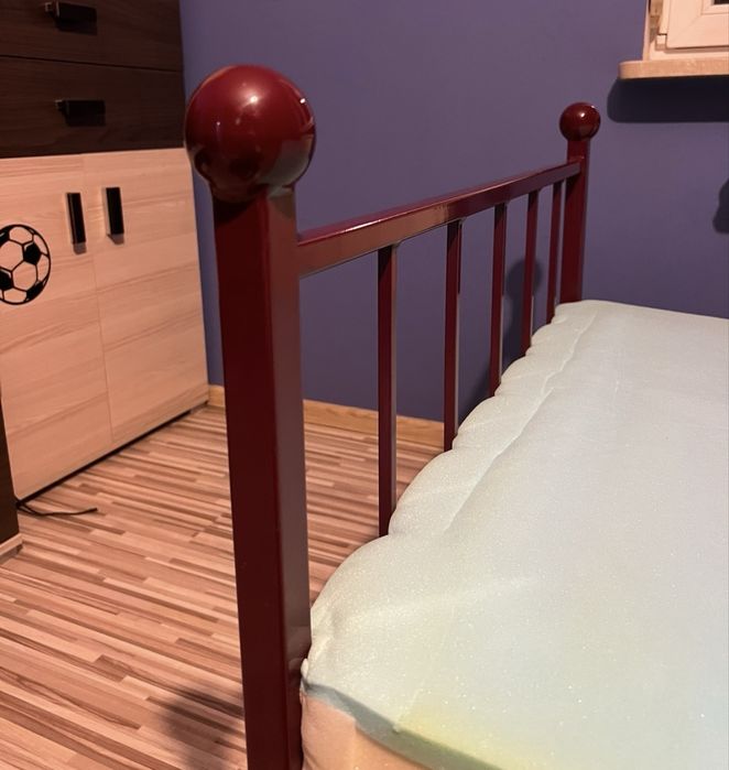 Łożko metalowe 90x200 + lampa sufitowa