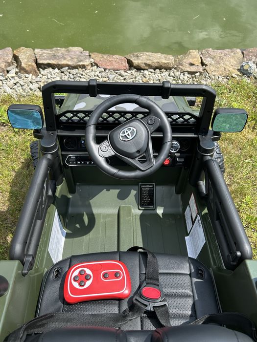 Auto na akumulator Jeep Dżip samochód TOYOTA FJ 4X4 SKÓRA KOŁA EVA LED