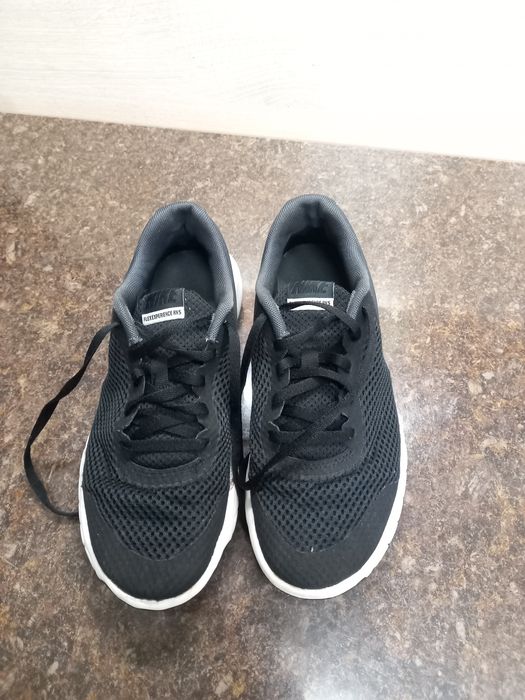 Кросівки NIKE 37,5розмір