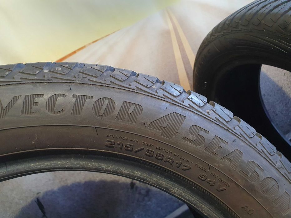 Para opon Goodyear Vector4Season  215/55/17