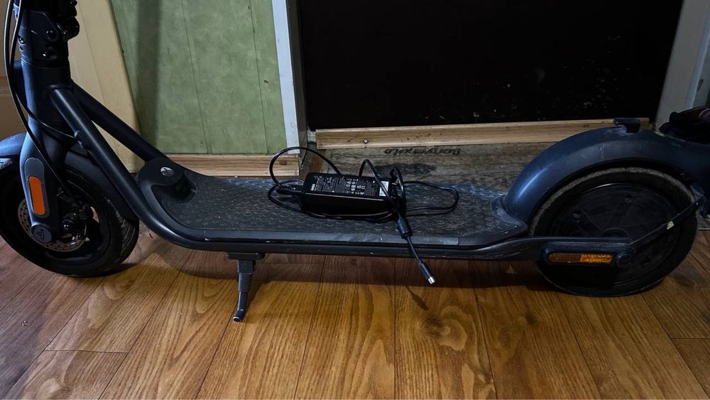 Електросамокат Ninebot F2