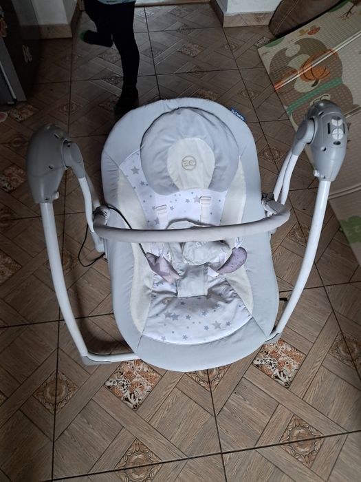 Гойдалка для немовляти