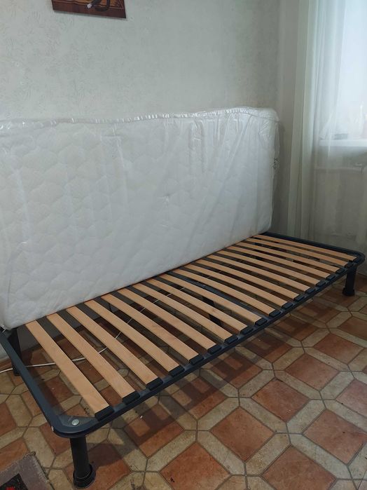 Ліжко односпальне