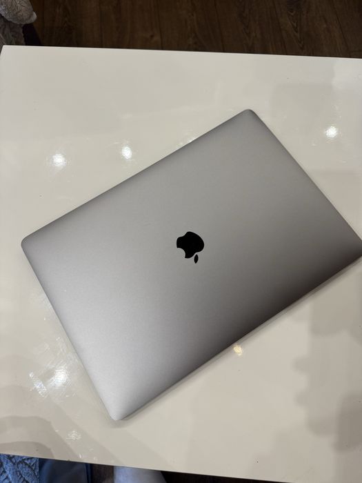 Ноутбуе Apple MacBook Pro 15  2017 / i7 16/256 Space Gray
