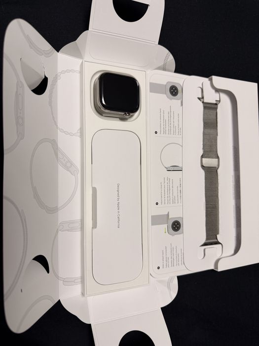 Apple Watch Series 10 GPS LTE 46 mm Natural Titanium Milanese Loop M/L