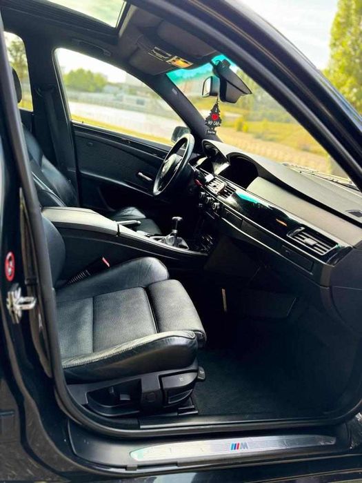 BMW 520 pack m  full extra