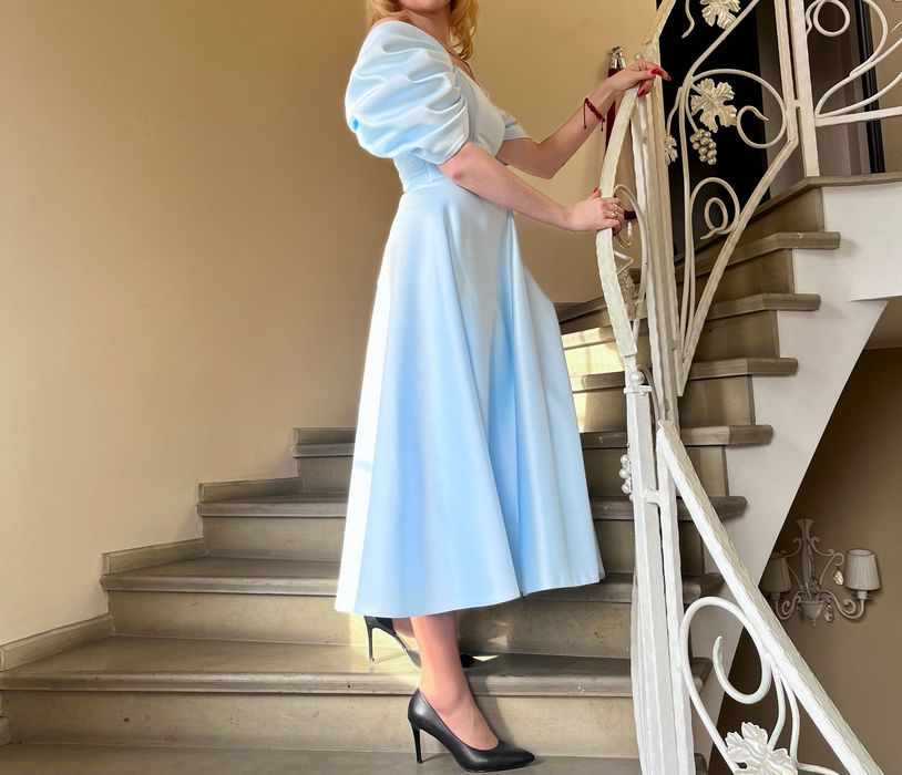 Вечірня сукня блакитна