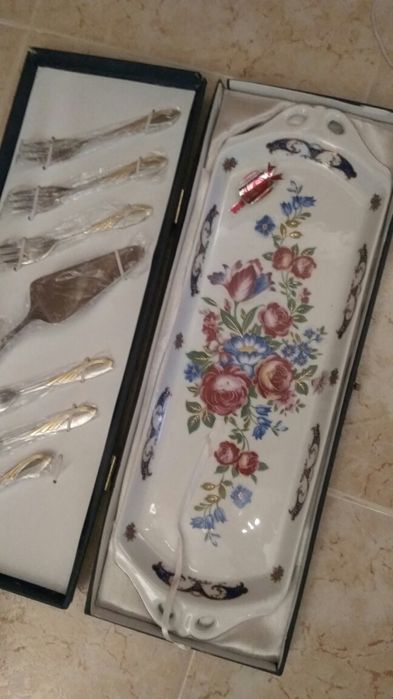 Conjunto torteira com talheres Gordon & Bakaite