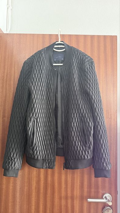 Blusão Zara Man Preto Acolchoado – Tamanho M – Excelente Estado