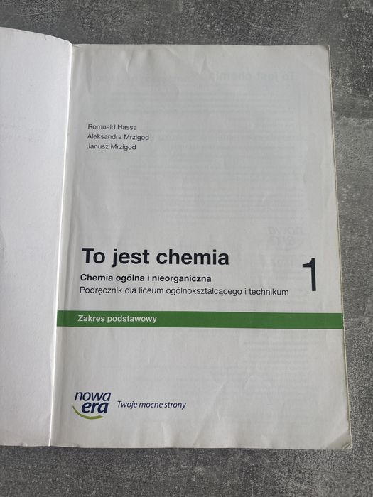 Ksiazka od chemii dla klas 1 liceum ogolnoksztalconcych i technikum