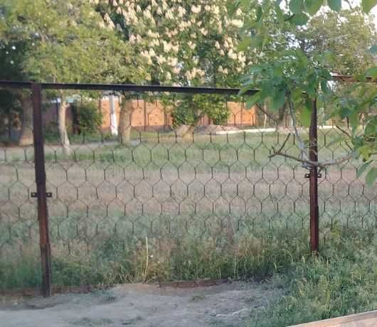 забор металевий, огорожа