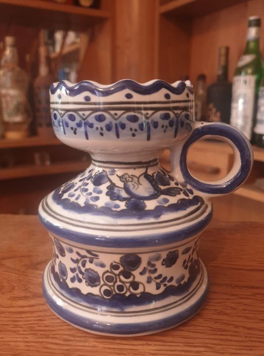 Jarro antigo pintado à mão