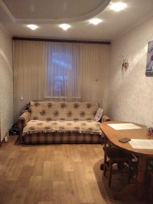 Продается пол дома в районе метро Киевская(10 мин,пешком)