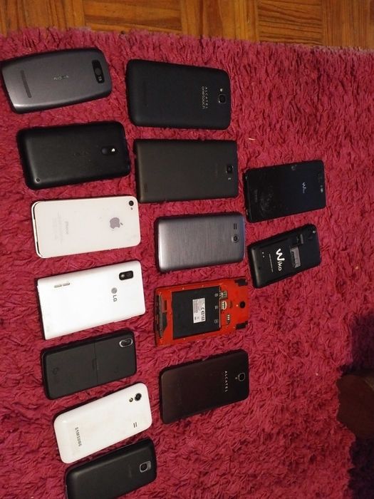 Lote 17 smartphones para peças