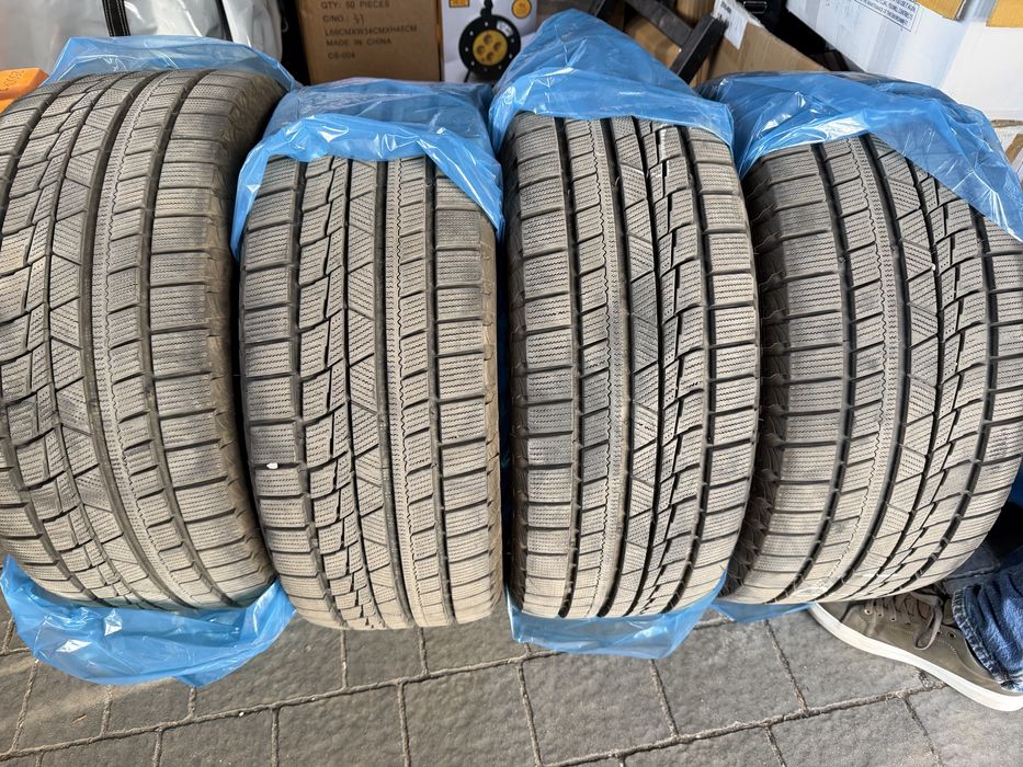Komplet opon zimowych Firemax FM805+ 255/40 R18 i 225/45 R18