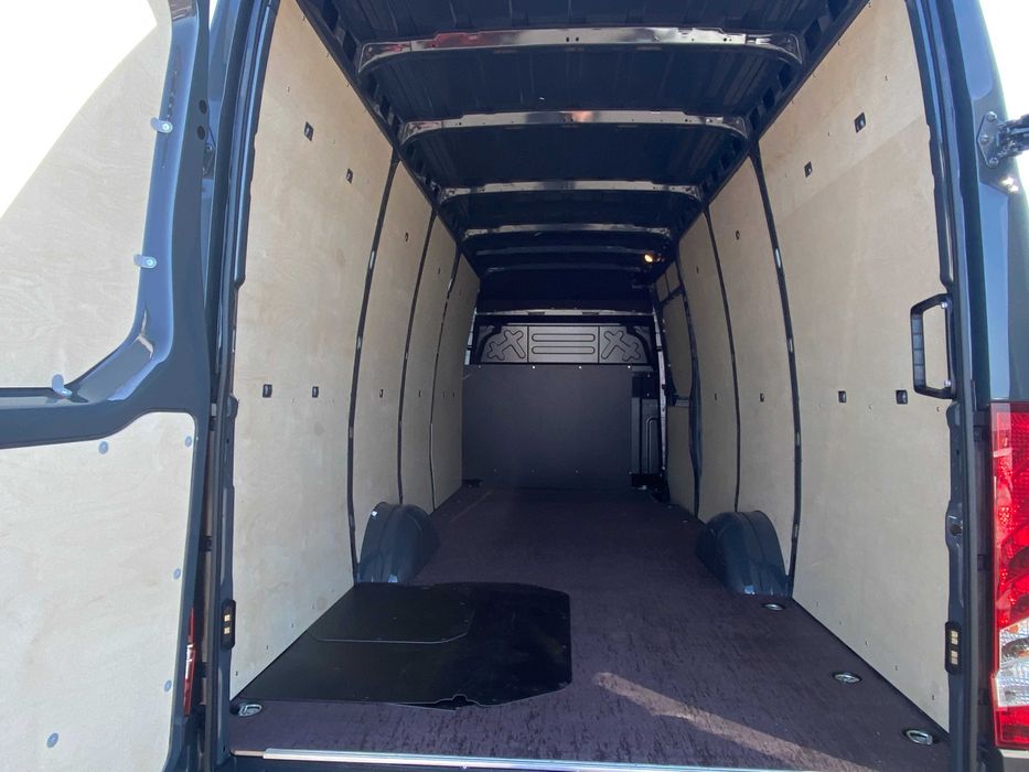 IVECO Daily L1H1 zabudowa ze sklejki Podłoga 12 mm MONTAŻ GRATIS !