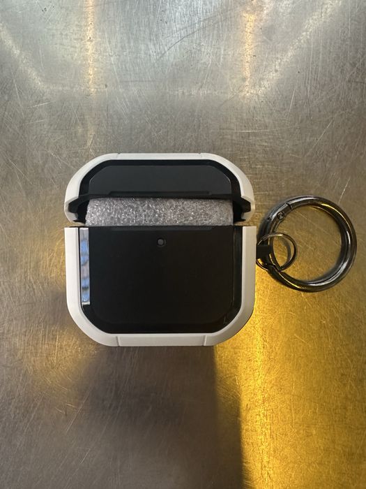 Чохол для AirPods 4
