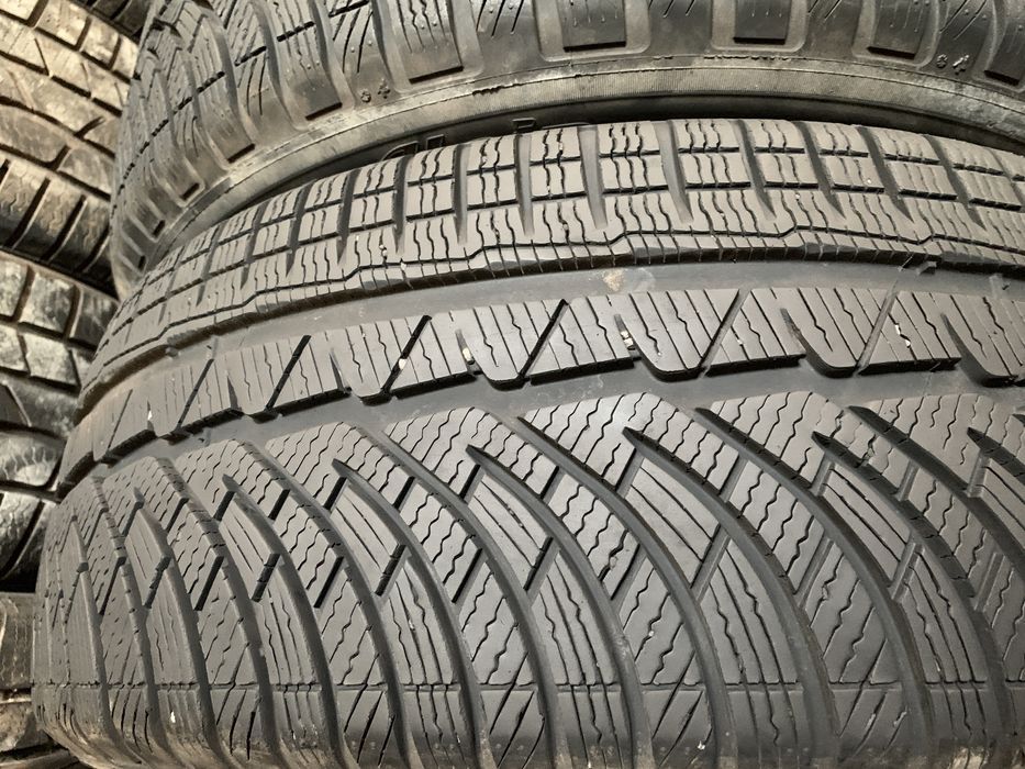 Шини б/у зима 235/55 R17 Michelin PA 4
