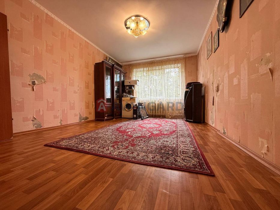 Продам 3 х.комнатную Тополь 3