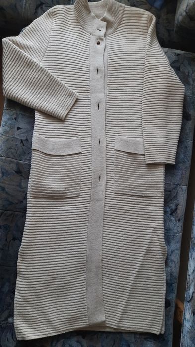 Ciepły długi sweter damski