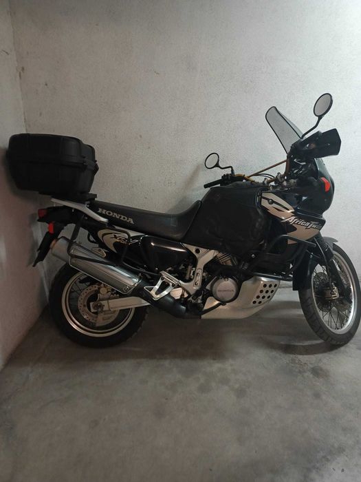 AfricaTwin XRV 750 Dezembro 2002 (ultimo ano desta geração) - 1 dono muito estimada.