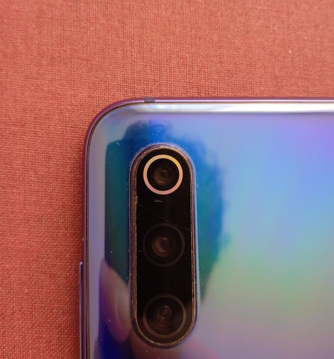 Xiaomi Mi 9 6/128 ГБ (Жива плата, чистий, без акаунтів) + 3 чохли та нове захисне скло!