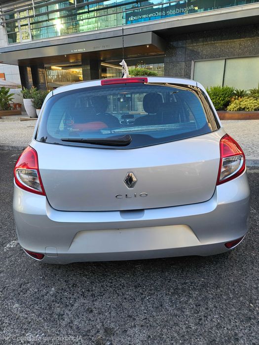 Renault Clio 1.1 Gasolina | 2012 | Pronto a Fazer Muitos Mais Quilómetros