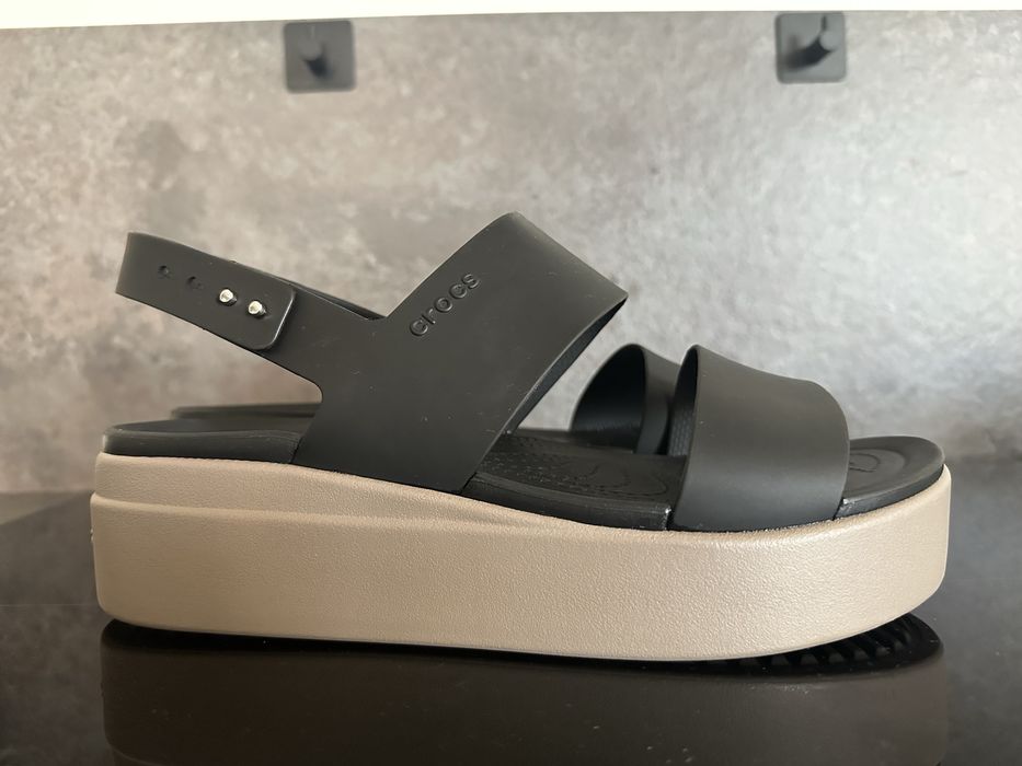 Sandaly Crocs W10 wkladka 26,5 cm koturn czarne